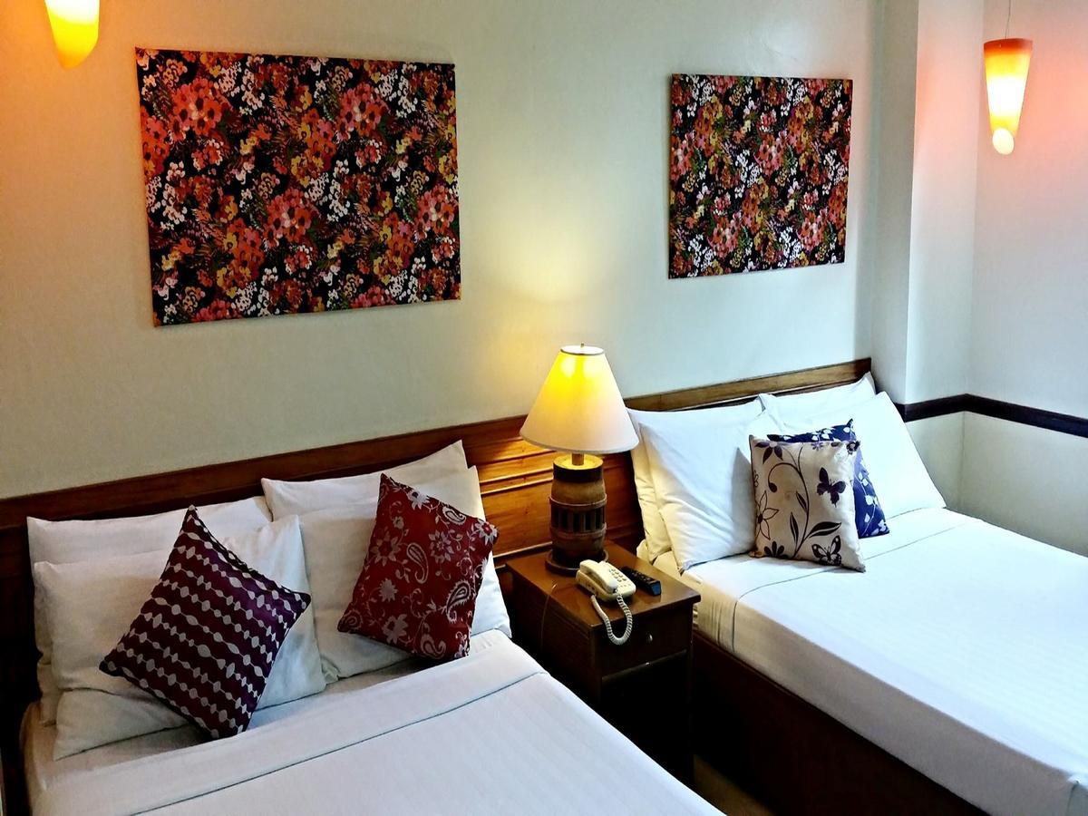 La Parilla Hotel Cabanatuan City Екстер'єр фото