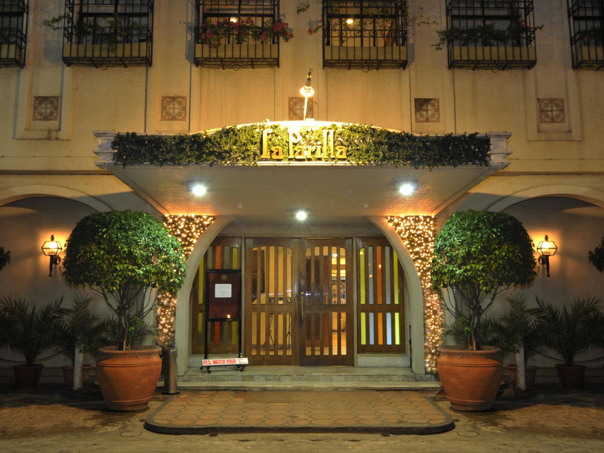 La Parilla Hotel Cabanatuan City Екстер'єр фото