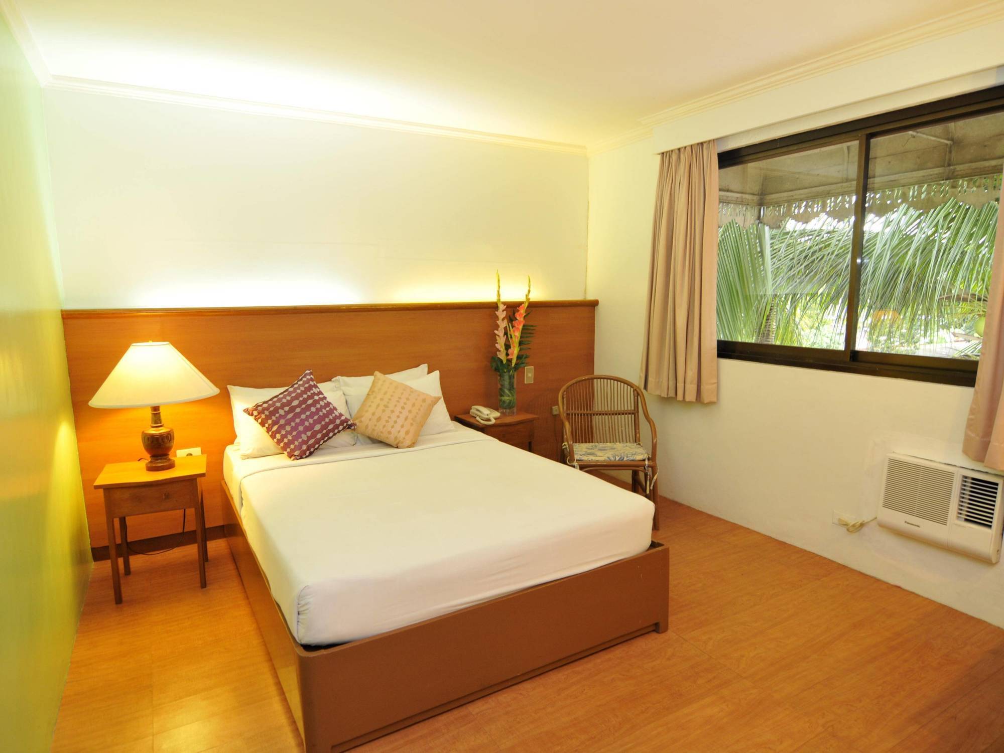 La Parilla Hotel Cabanatuan City Екстер'єр фото